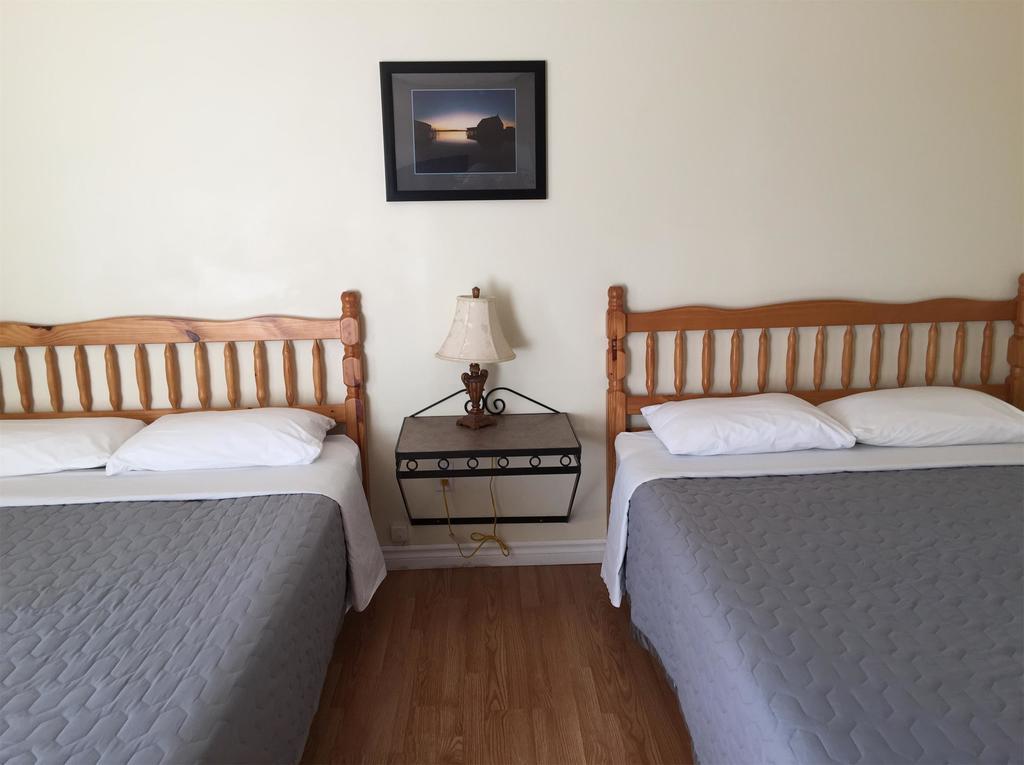 Baker'S Lighthouse Motel Summerside Phòng bức ảnh